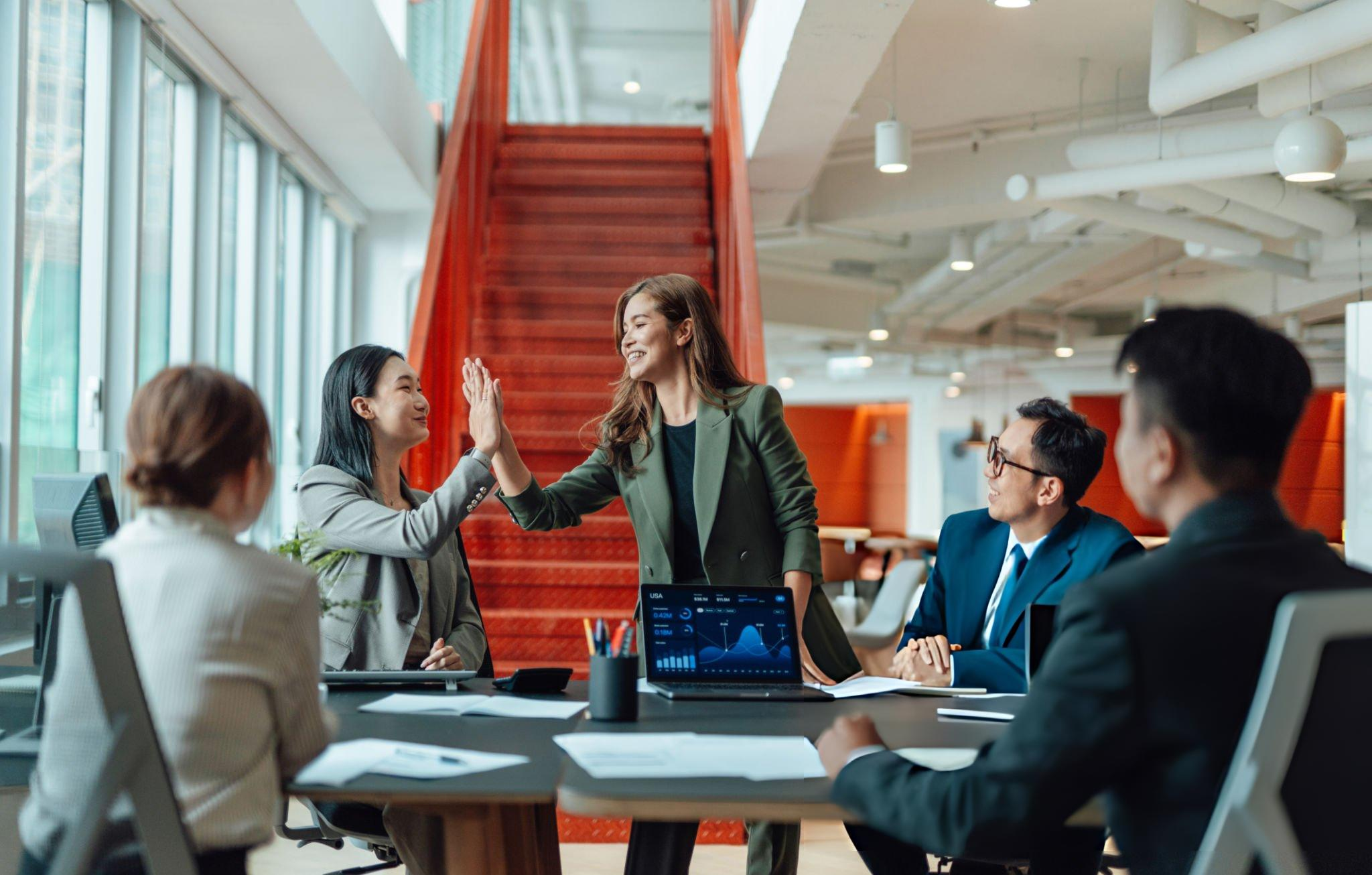 Beginn der Partnerschaft mit SAP und Umsetzung des ersten Public-Cloud-Projekts auf Basis von SAP Business ByDesign